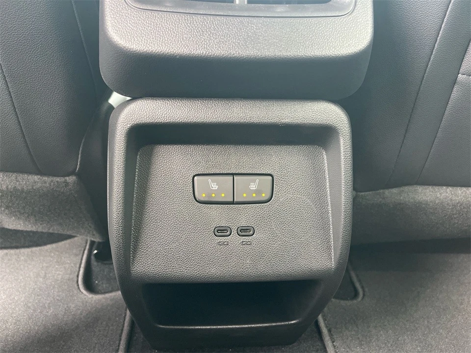 2025 Chevrolet Equinox - Image 14 of 21