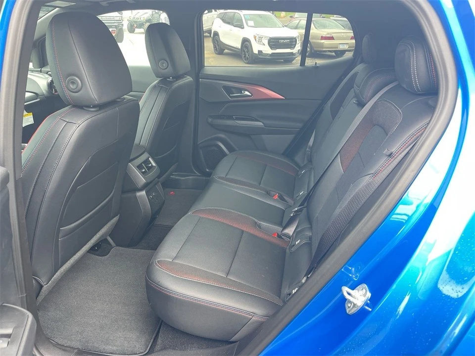 2025 Chevrolet Equinox - Image 13 of 21