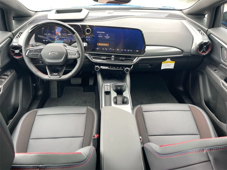 2025 Chevrolet Equinox - Image 15 of 21