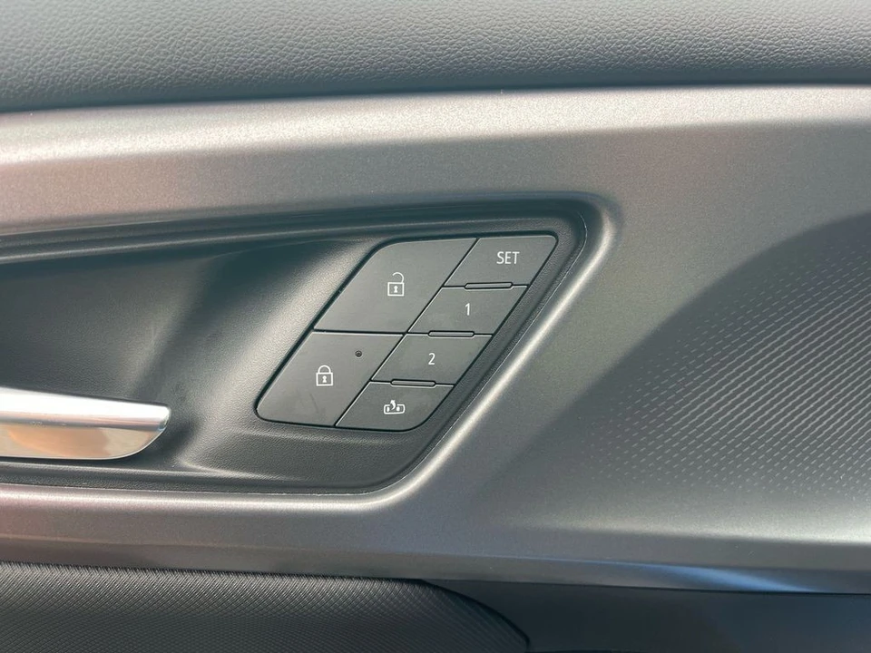 2025 Chevrolet Equinox - Image 11 of 12