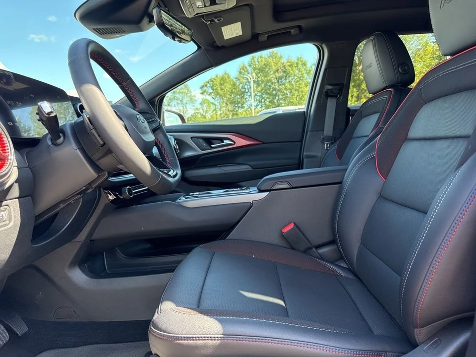2025 Chevrolet Equinox - Image 9 of 21