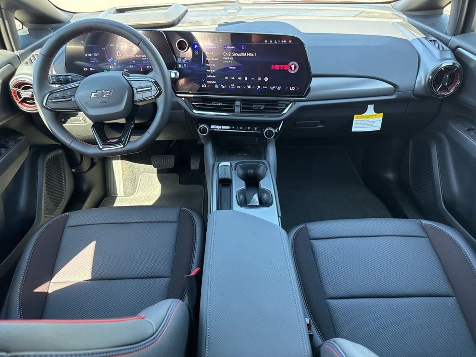 2025 Chevrolet Equinox - Image 15 of 21