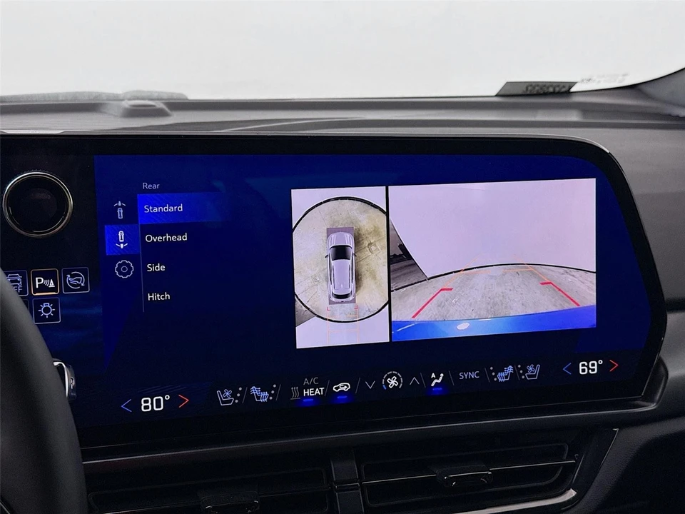 2025 Chevrolet Equinox - Image 14 of 21
