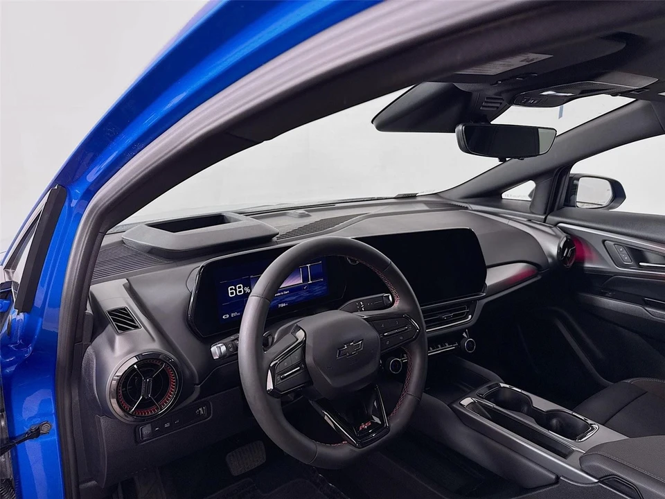 2025 Chevrolet Equinox - Image 9 of 21