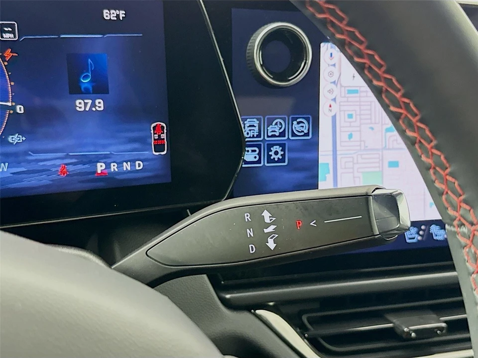 2025 Chevrolet Equinox - Image 16 of 21