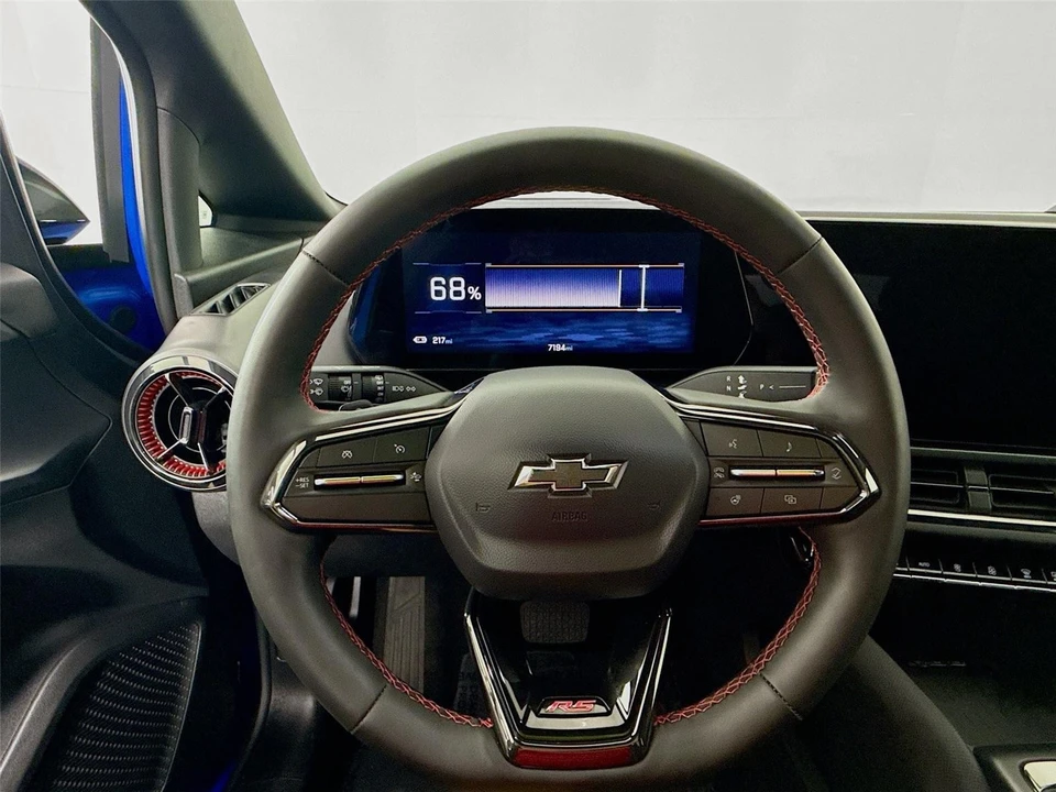 2025 Chevrolet Equinox - Image 11 of 21