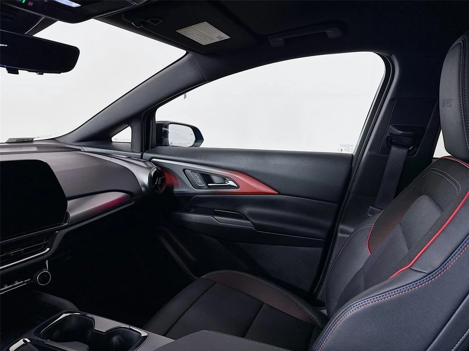 2025 Chevrolet Equinox - Image 20 of 21