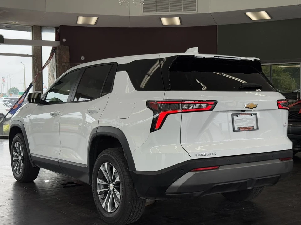 2025 Chevrolet Equinox - Image 19 of 21