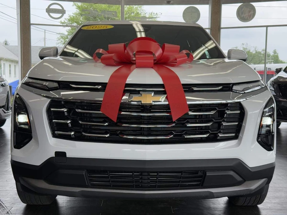 2025 Chevrolet Equinox - Image 8 of 21