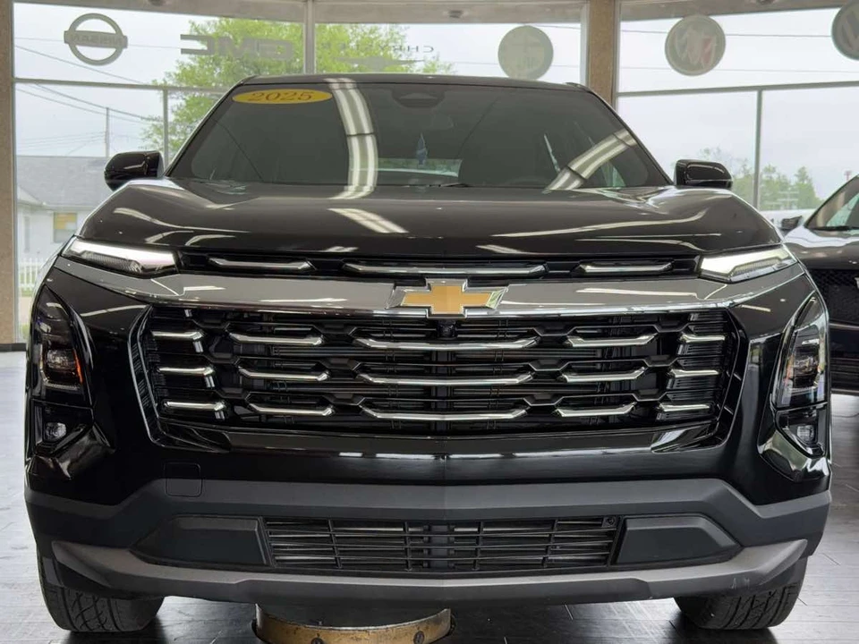 2025 Chevrolet Equinox - Image 8 of 21