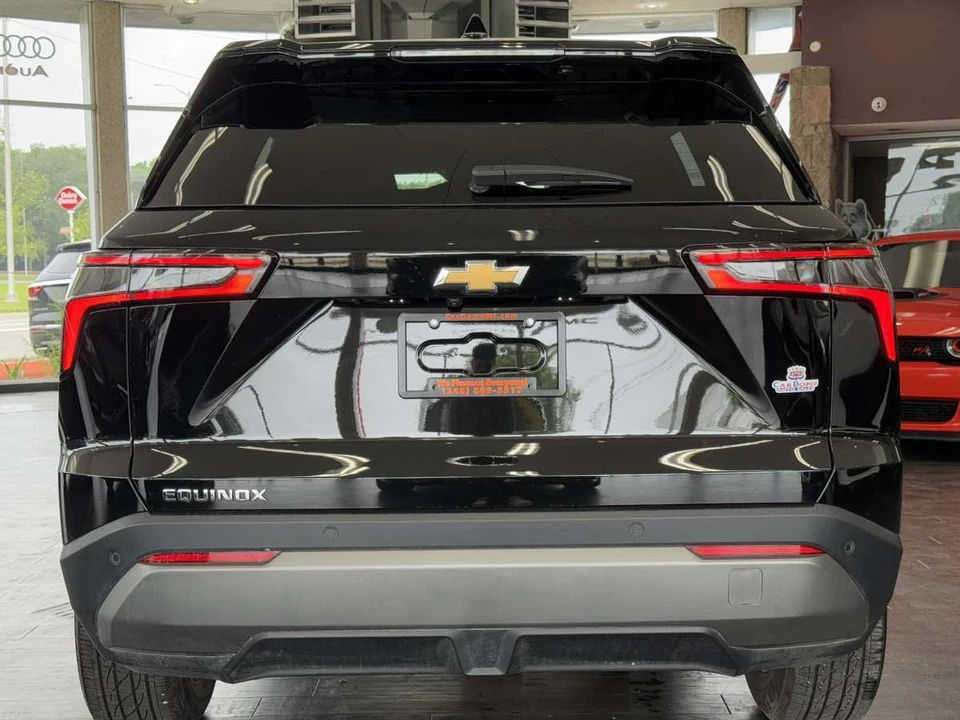 2025 Chevrolet Equinox - Image 19 of 21