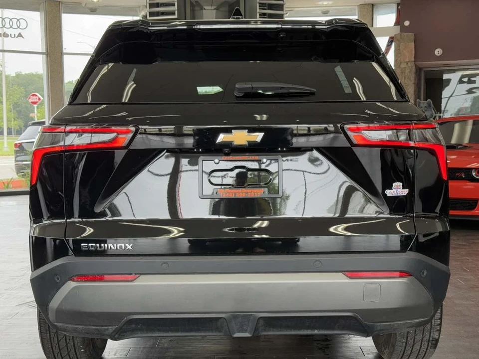2025 Chevrolet Equinox - Image 19 of 21