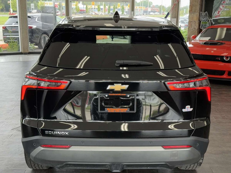 2025 Chevrolet Equinox - Image 17 of 21