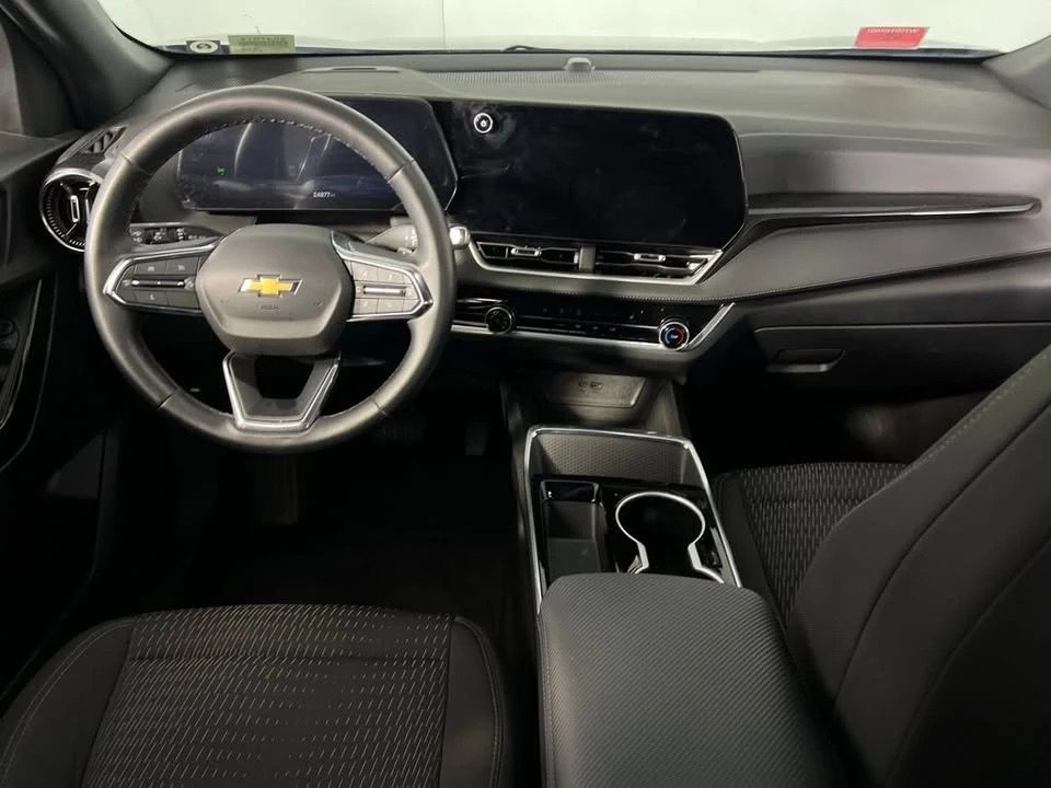 2025 Chevrolet Equinox - Image 10 of 16