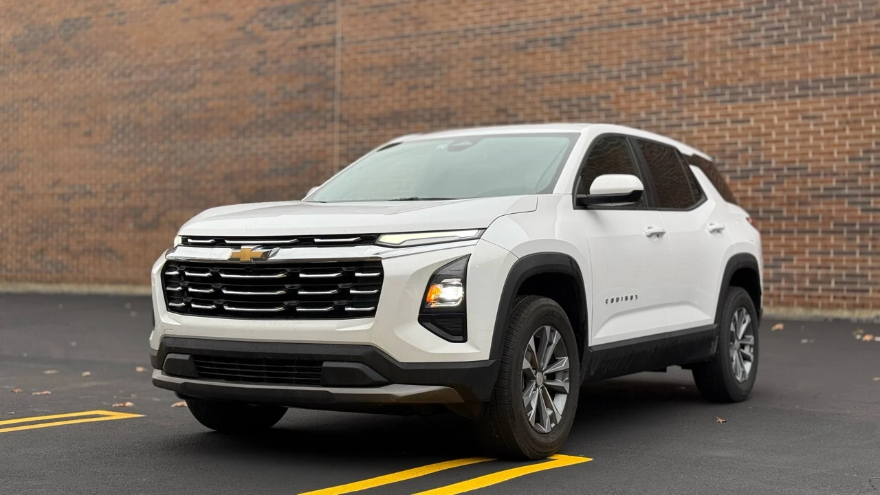 2025 Chevrolet Equinox - Image 3 of 21