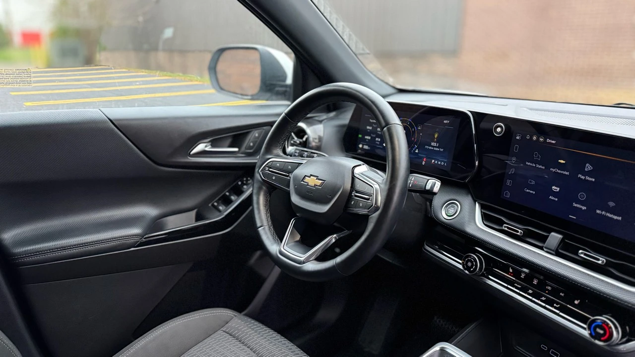 2025 Chevrolet Equinox - Image 13 of 21