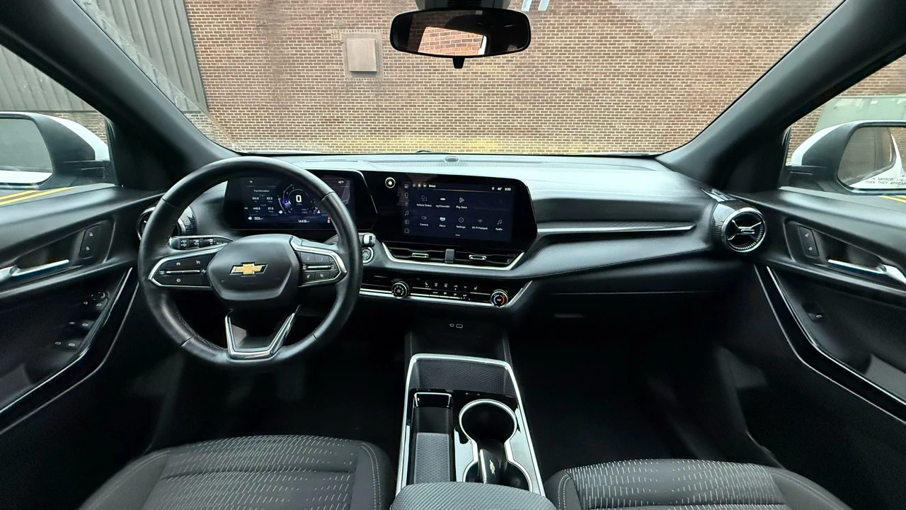 2025 Chevrolet Equinox - Image 16 of 21