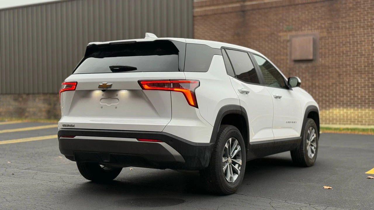 2025 Chevrolet Equinox - Image 7 of 21