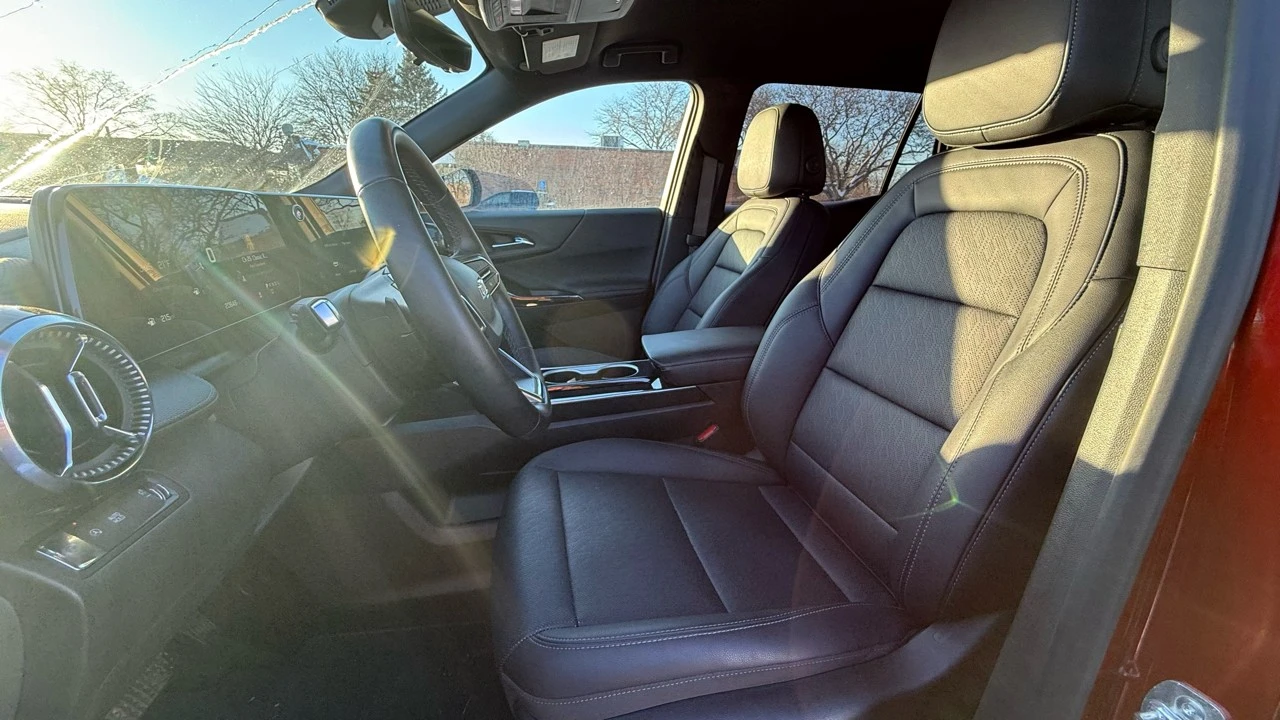 2025 Chevrolet Equinox - Image 9 of 21