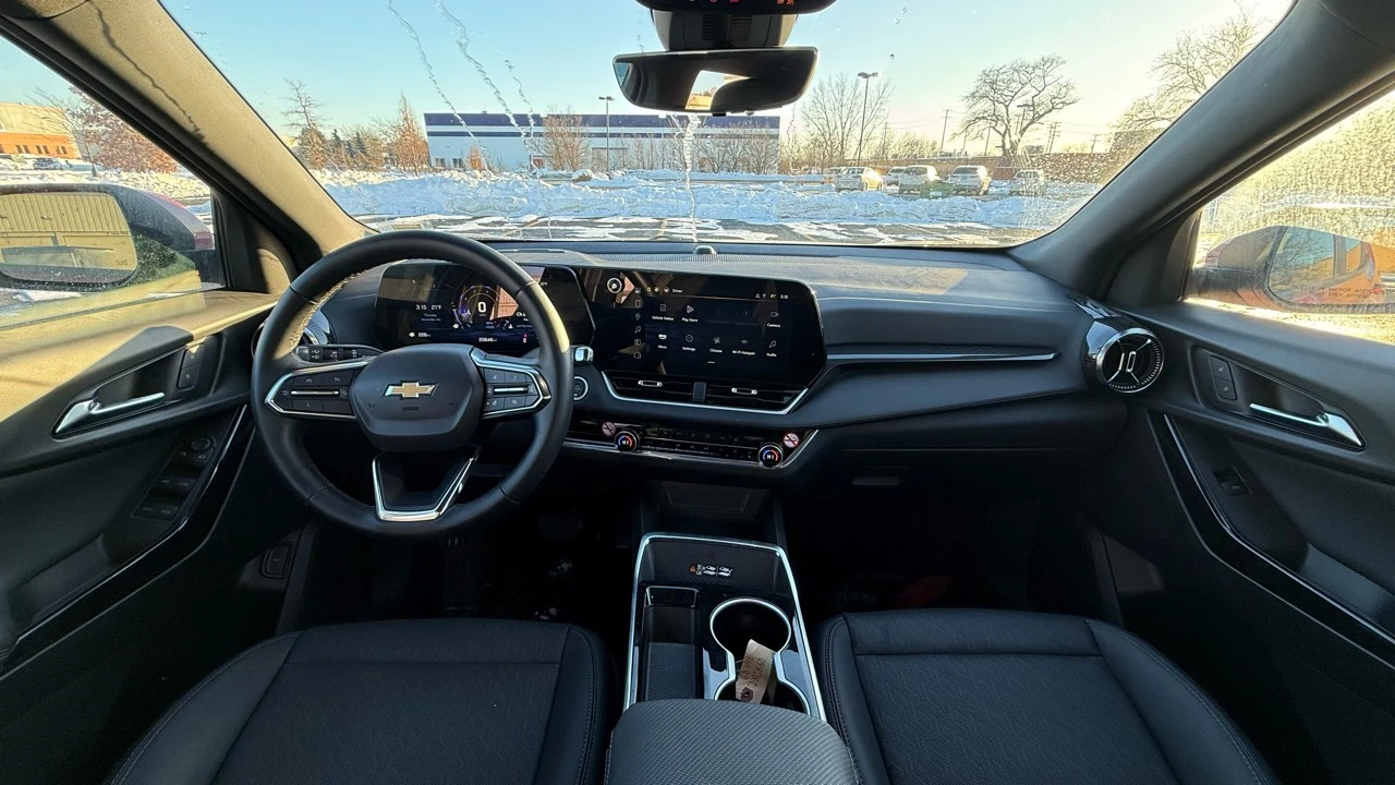 2025 Chevrolet Equinox - Image 15 of 21