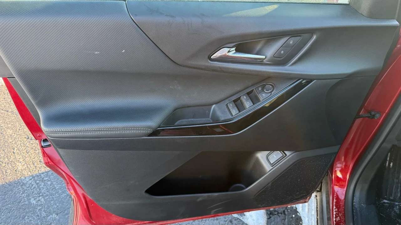2025 Chevrolet Equinox - Image 20 of 21
