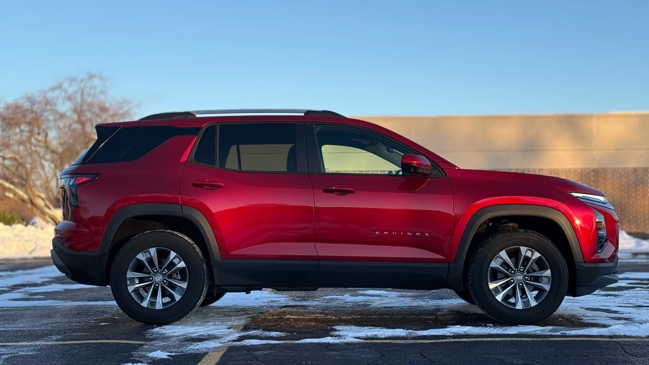 2025 Chevrolet Equinox - Image 7 of 21