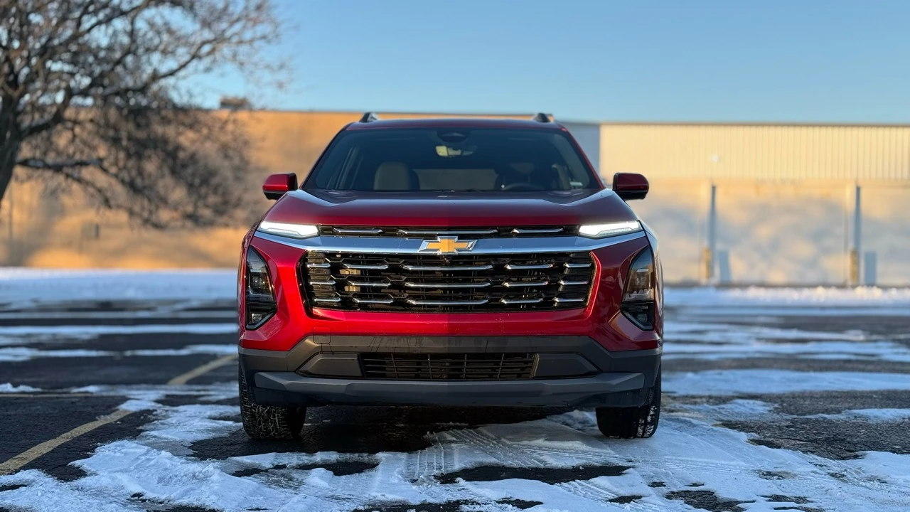 2025 Chevrolet Equinox - Image 2 of 21