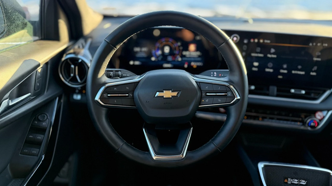 2025 Chevrolet Equinox - Image 13 of 21