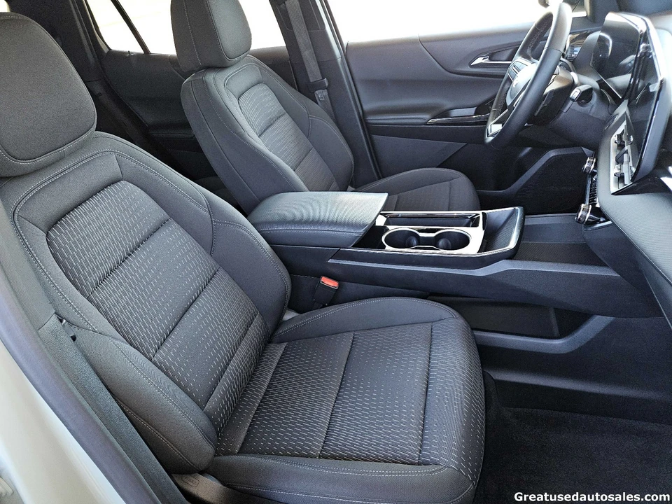 2025 Chevrolet Equinox - Image 10 of 21