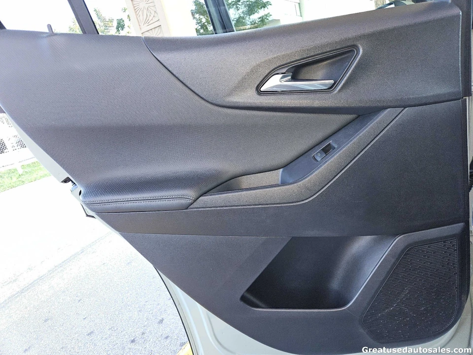 2025 Chevrolet Equinox - Image 13 of 21