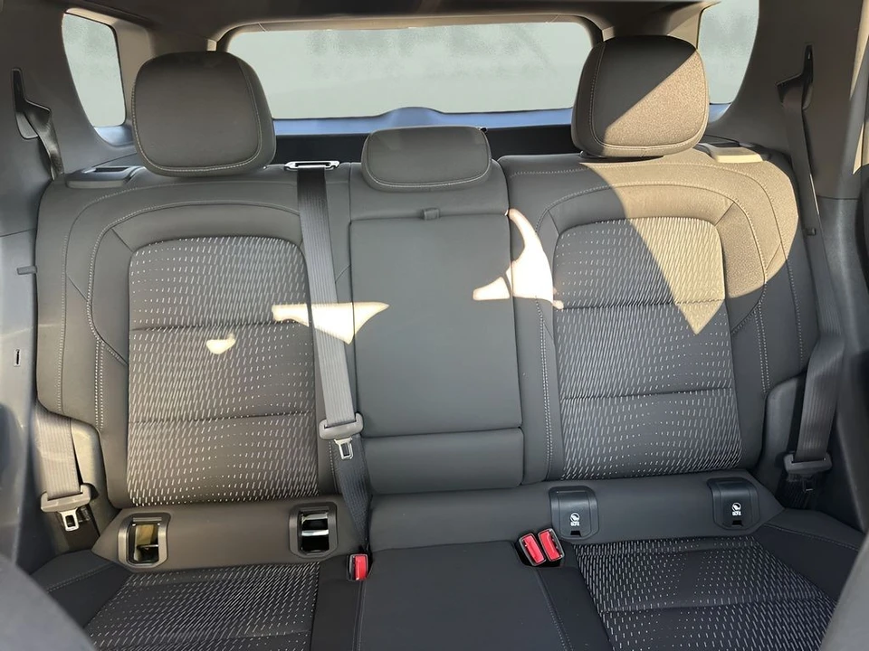 2025 Chevrolet Equinox - Image 10 of 12