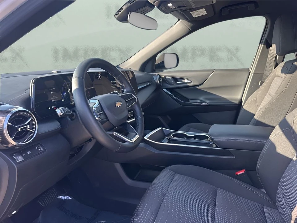 2025 Chevrolet Equinox - Image 9 of 12