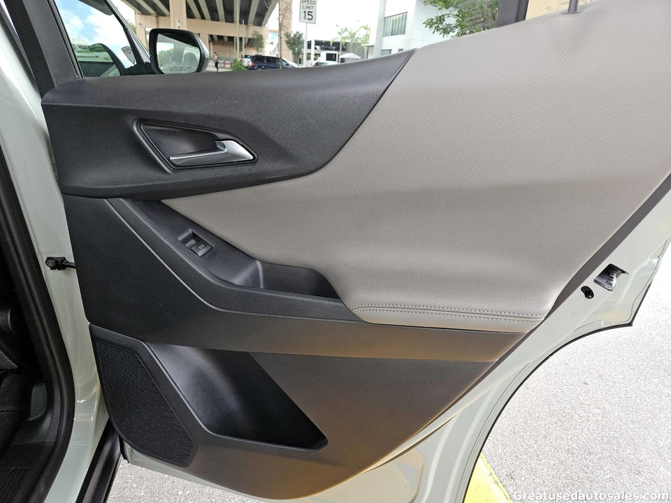 2025 Chevrolet Equinox - Image 16 of 21