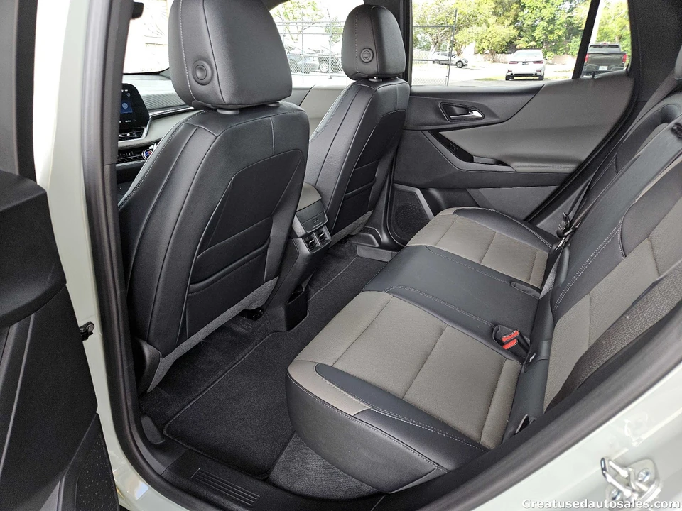 2025 Chevrolet Equinox - Image 14 of 21