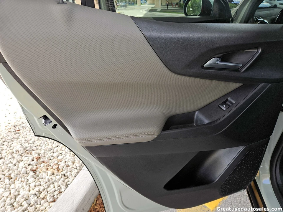 2025 Chevrolet Equinox - Image 13 of 21