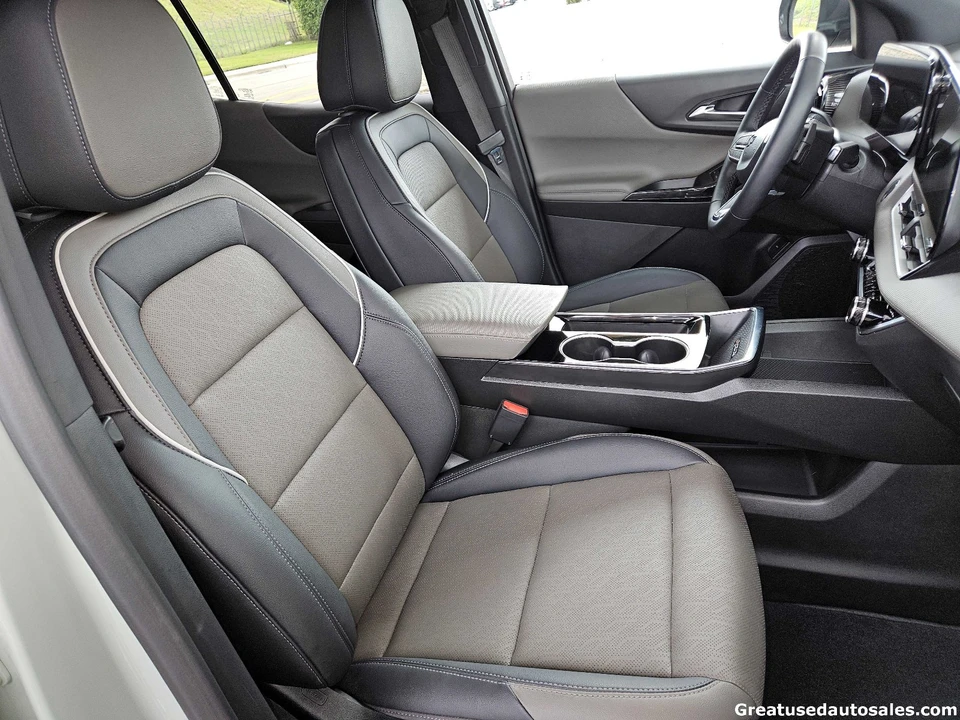 2025 Chevrolet Equinox - Image 10 of 21