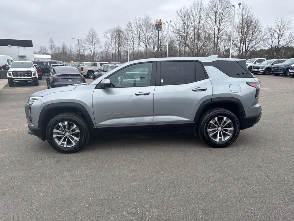 2025 Chevrolet Equinox - Image 2 of 12