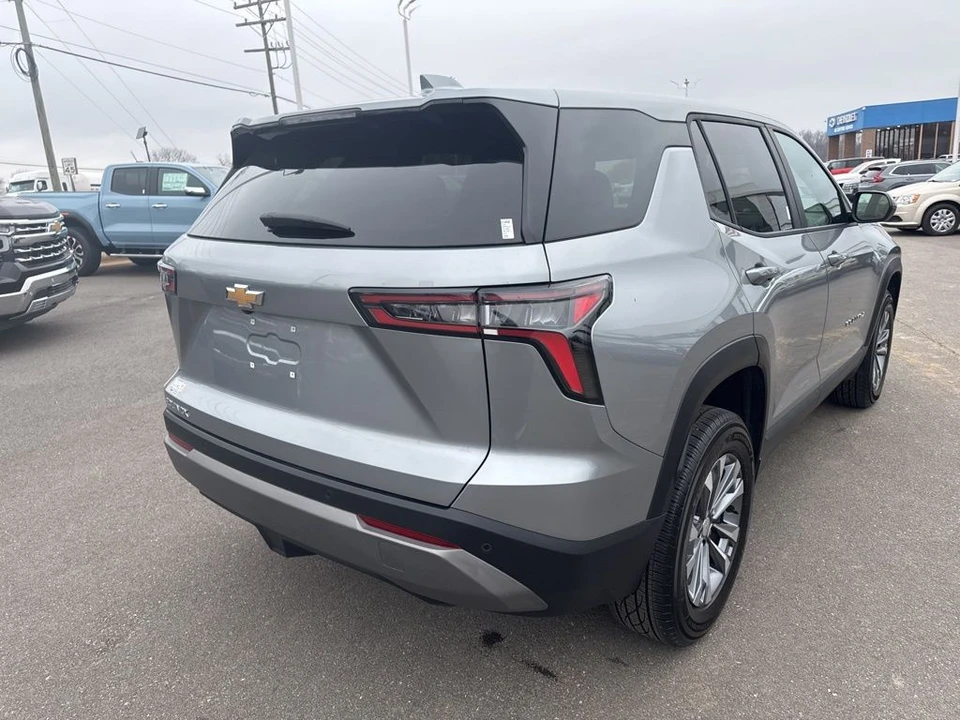 2025 Chevrolet Equinox - Image 5 of 12