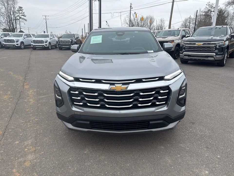 2025 Chevrolet Equinox - Image 8 of 12