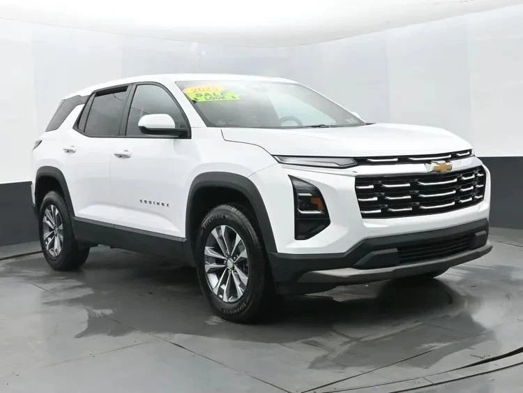 2025 Chevrolet Equinox - Image 2 of 12