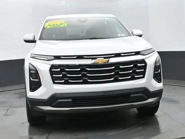 2025 Chevrolet Equinox - Image 3 of 12