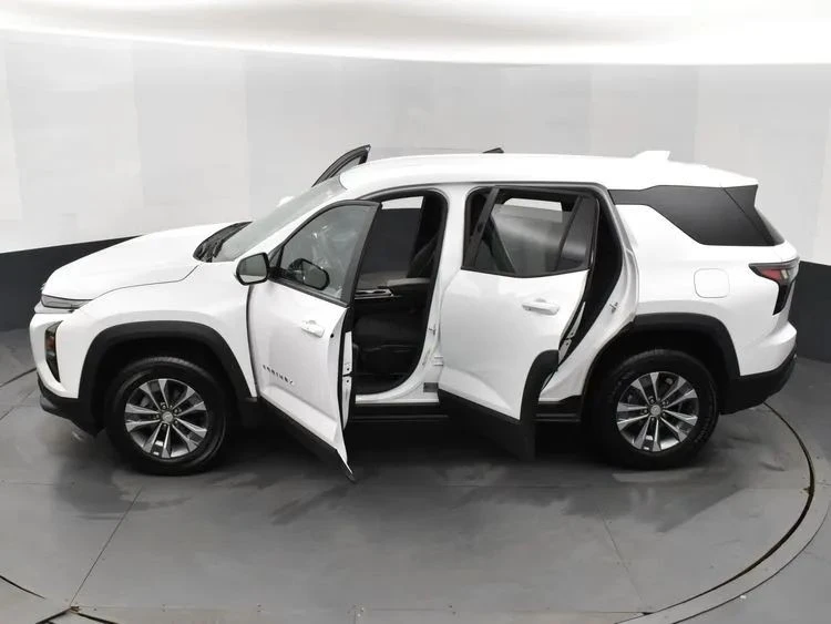2025 Chevrolet Equinox - Image 7 of 12