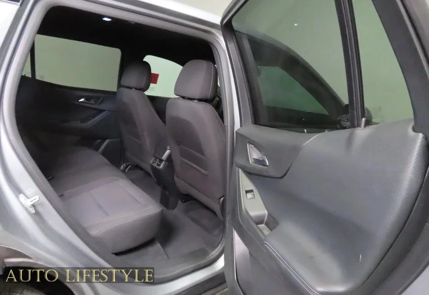 2025 Chevrolet Equinox - Image 20 of 21