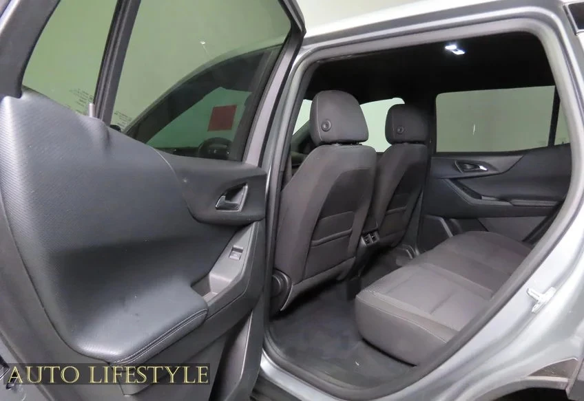2025 Chevrolet Equinox - Image 19 of 21