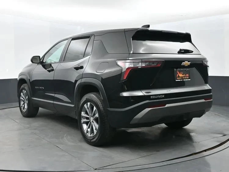 2025 Chevrolet Equinox - Image 9 of 12