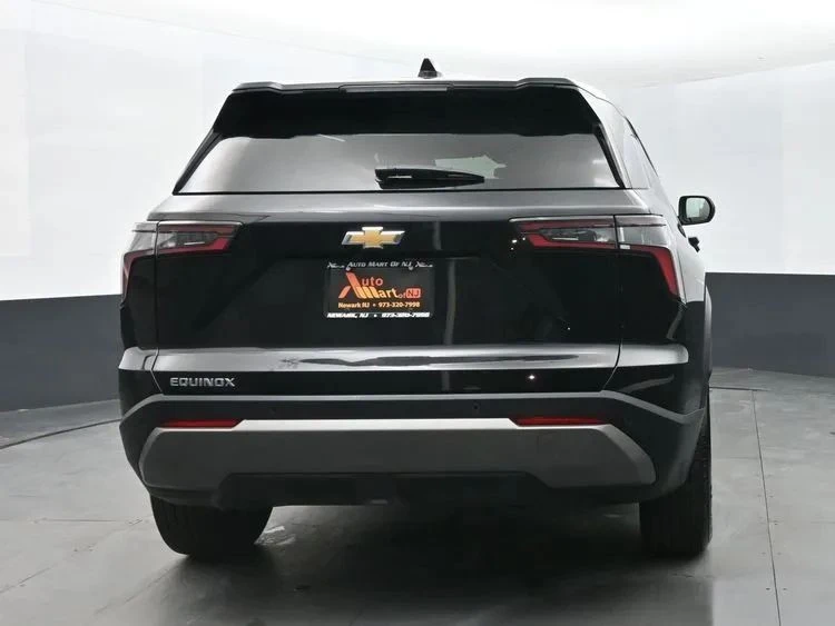 2025 Chevrolet Equinox - Image 8 of 12