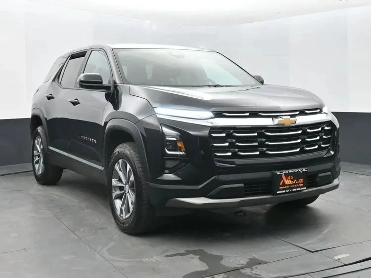 2025 Chevrolet Equinox - Image 2 of 12
