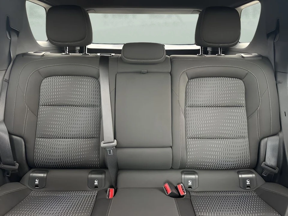 2025 Chevrolet Equinox - Image 10 of 12