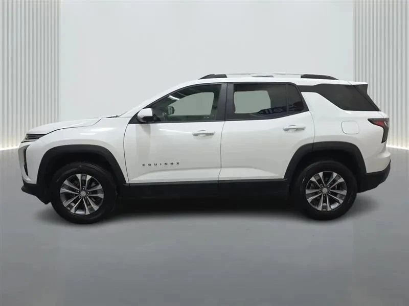 2025 Chevrolet Equinox - Image 2 of 12