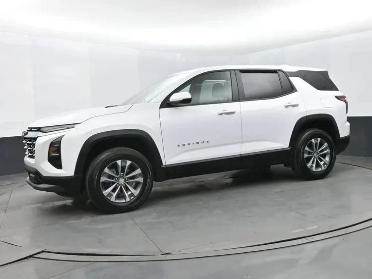 2025 Chevrolet Equinox - Image 5 of 12
